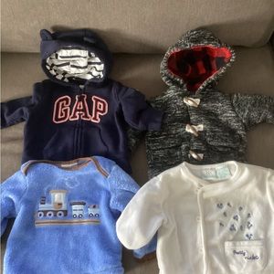 Bundle baby sweatshirts tops GAP CARTERS KOLOA BABY 3 to 6 months sizes